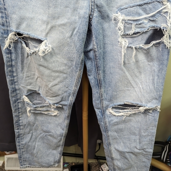 AE Patched Mom Straight Jeans Sz 8R - Picture 4 of 14